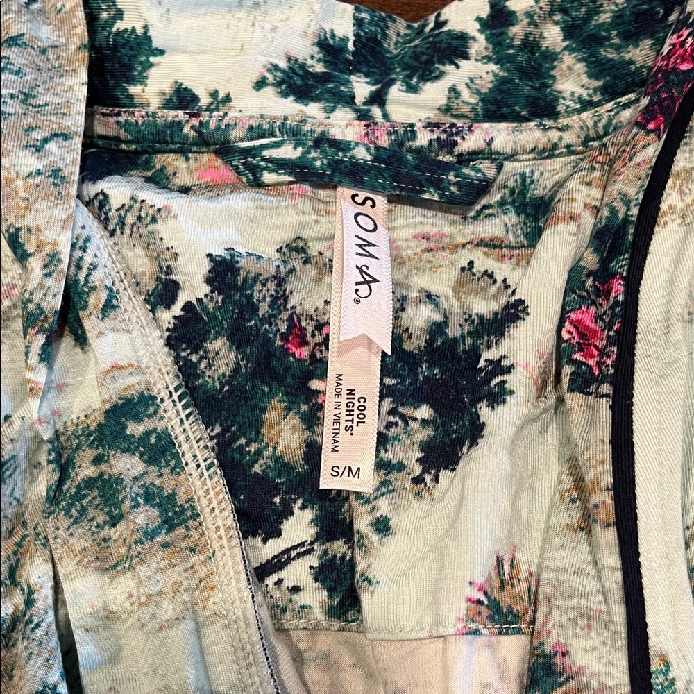 Soma Green Floral Lounge robe with Polka Dot Pajamas and fuzzy socks - Picture 4 of 4